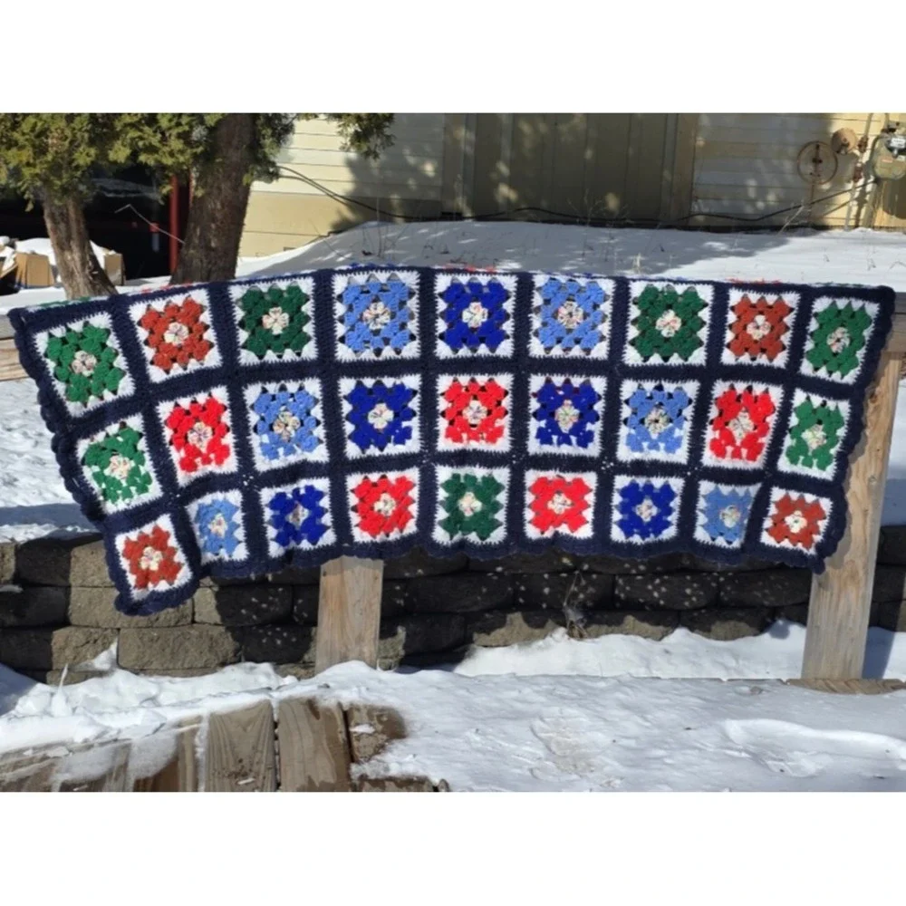 Vtg Handmade Crochet Granny Square Afghan Throw Blue Multicolor‎ 50